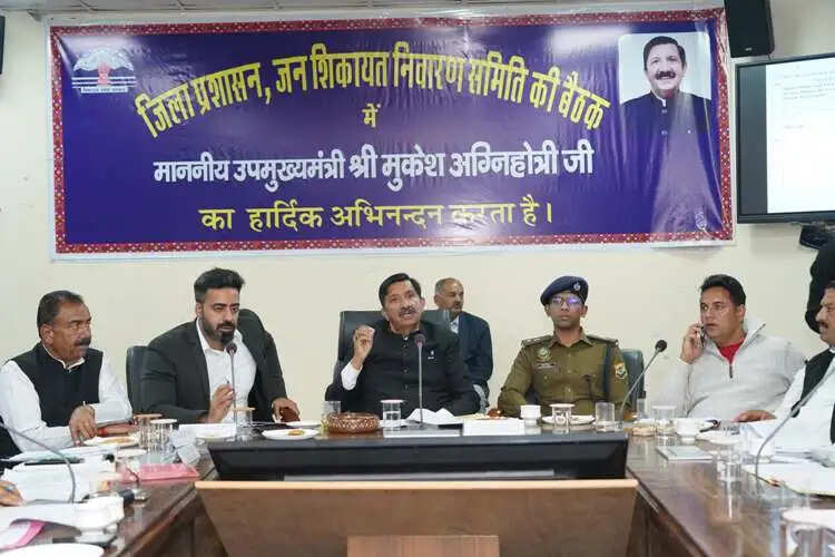 विकास परियोजनाओं की सतत निगरानी जरूरी, कोताही बर्दाश्त नहीं : मुकेश अग्निहोत्री