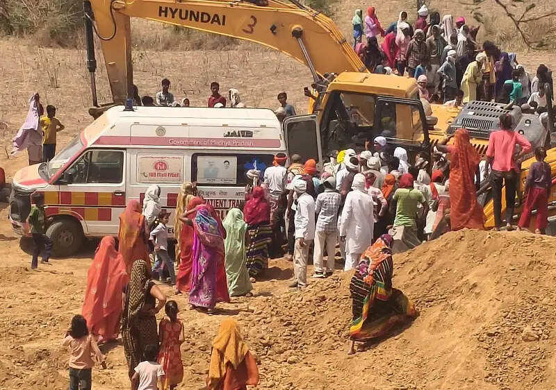 (अपडेट) मप्र के पन्ना में खुदाई के दौरान कुआं धंसने से मलबे में दबे पांच मजदूरों की मौत