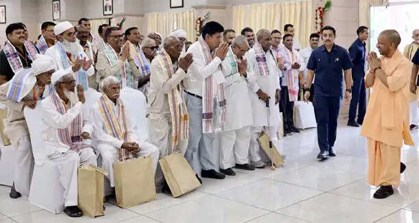 अब ‘कुबेर’ भी आना चाहते हैं जेवर : मुख्यमंत्री