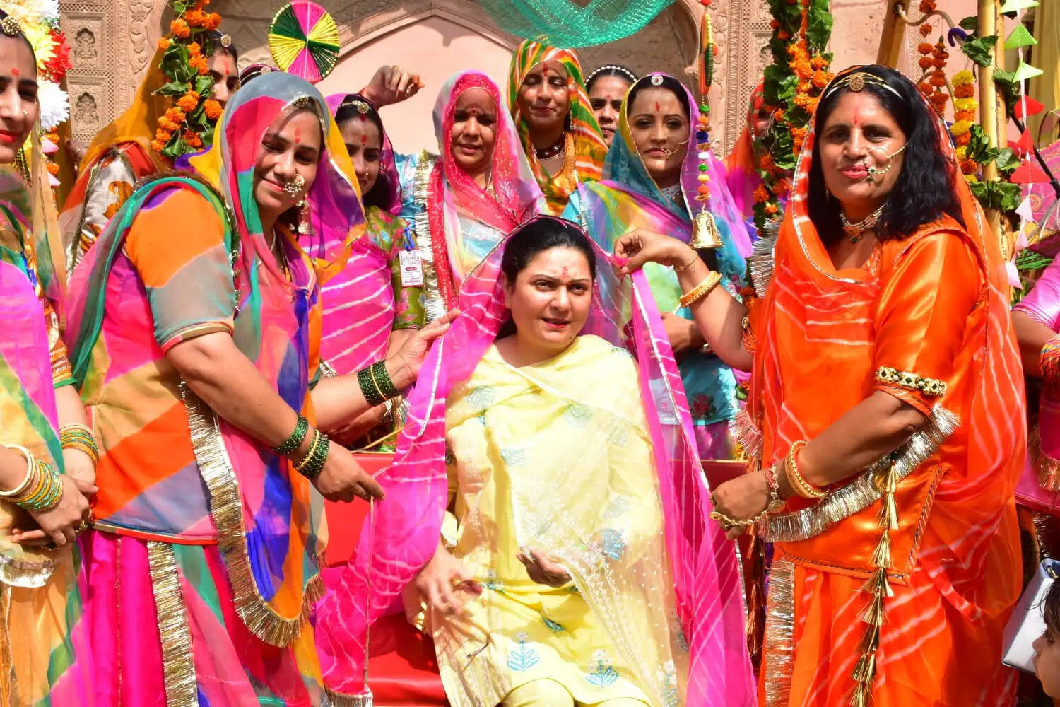 सावन में मनाया ‘लहरिया सीजन-1’&nbsp;:&nbsp;संस्कृति और परंपराओं के रंगों से सजा जूनागढ़ किला परिसर