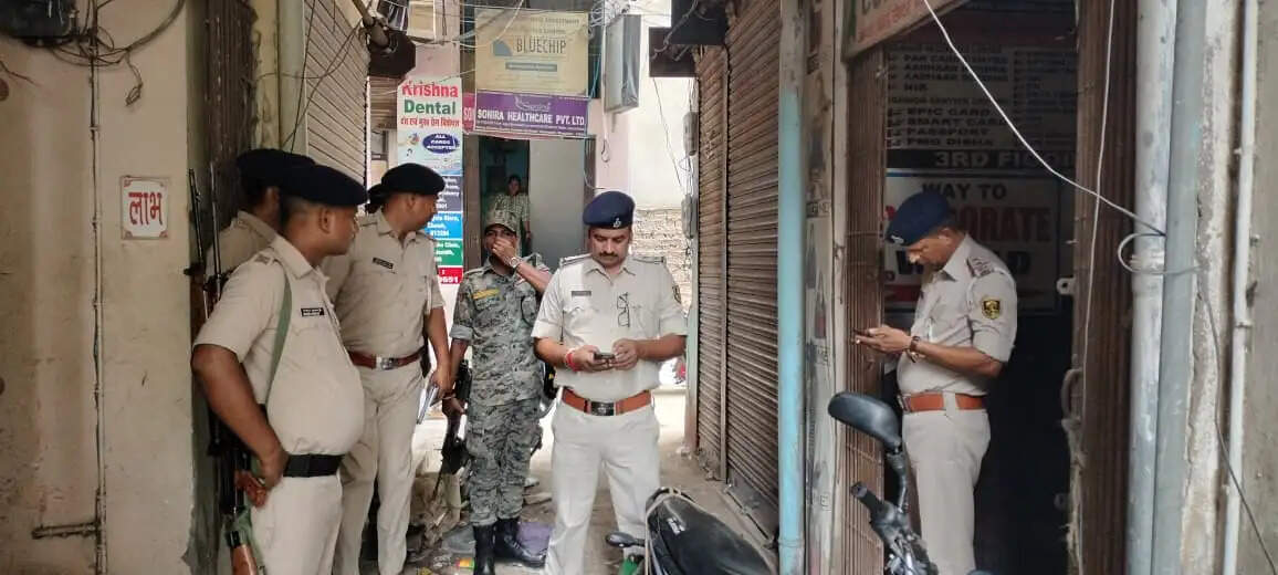 कार्यालय से बिल्डर का शव बरामद, छानबीन में जुटी पुलिस