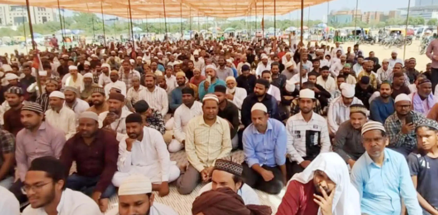 गुरुग्राम में धूमधाम से मनी बकरीद, डीटीपी ने नमाजियों के साथ किया मैदान साफ