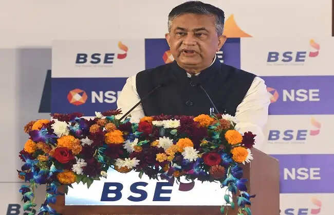 एनएसई के शेयर की लिस्टिंग एक ऐतिहासिक मील का पत्थर: आशीष चौहान