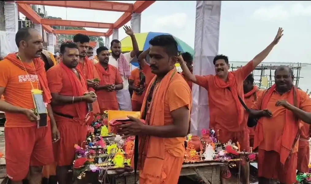 विश्व प्रसिद्ध श्रावणी मेला का भव्य शुभारंभ, 'बोल बम' और 'हर-हर महादेव' के जयघोष से गूंज उठा कांवरिया मार्ग
