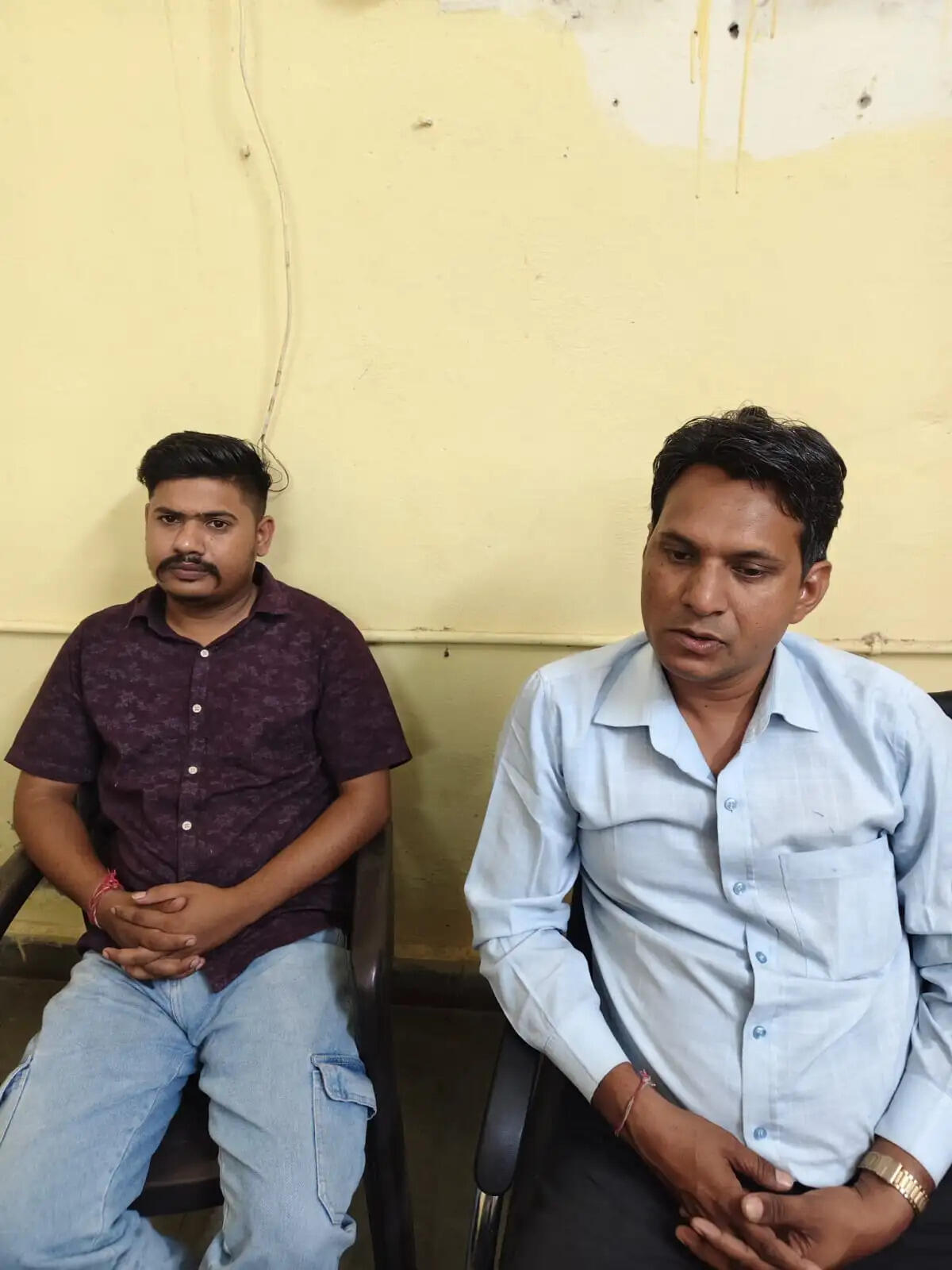 50 हजार लेते पकड़ा गया सहायक कर्मचारी और दलाल