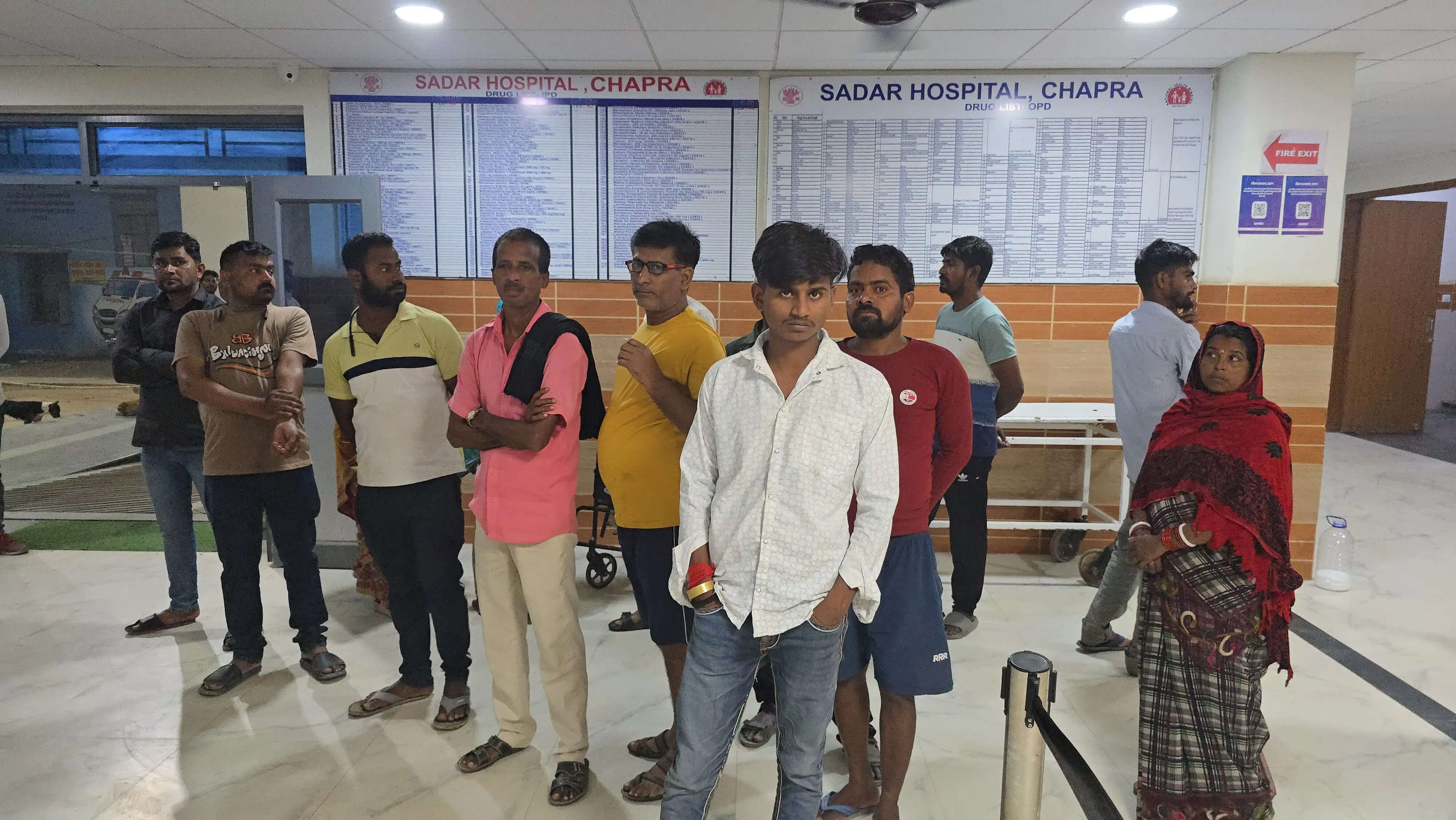 मढ़ौरा बाजार में सेंट खरीदने के विवाद में सेल्समैन की चाकू घोंपकर हत्या