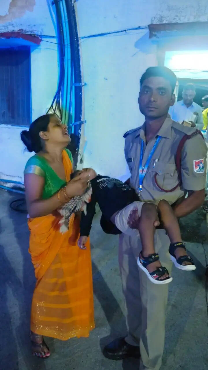 ऑपरेशन सेवा के तहत आरपीएफ ने 2 वर्षीय बीमार बच्चे को समय पर दिलाई चिकित्सा सहायता