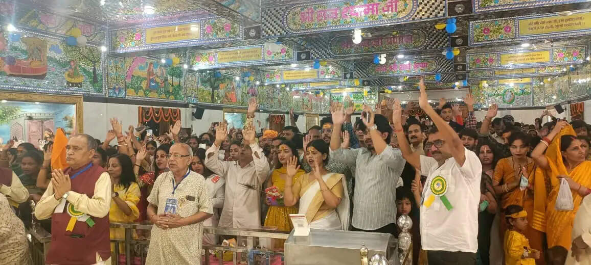 प्रणामी मंदिर में जन्माष्टमी पर उमड़ी श्रद्धालुओं की भीड