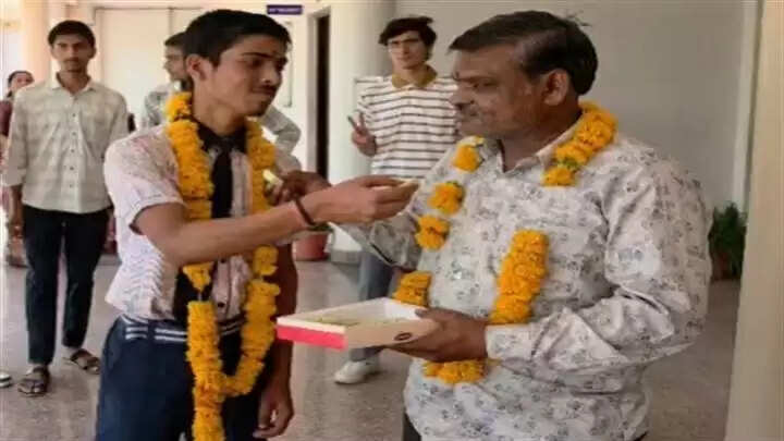 मप्रः सीहोर के श्लोक प्रजापति ने 12वीं गणित संकाय में प्रदेश में प्रथम स्थान किया हासिल