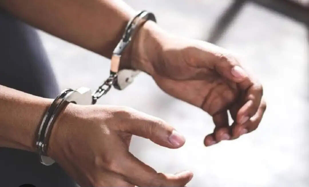 नामकुम अंचल कार्यालय में सीओ को गोली मारने की धमकी देने वाला अमीन गिरफ्तार