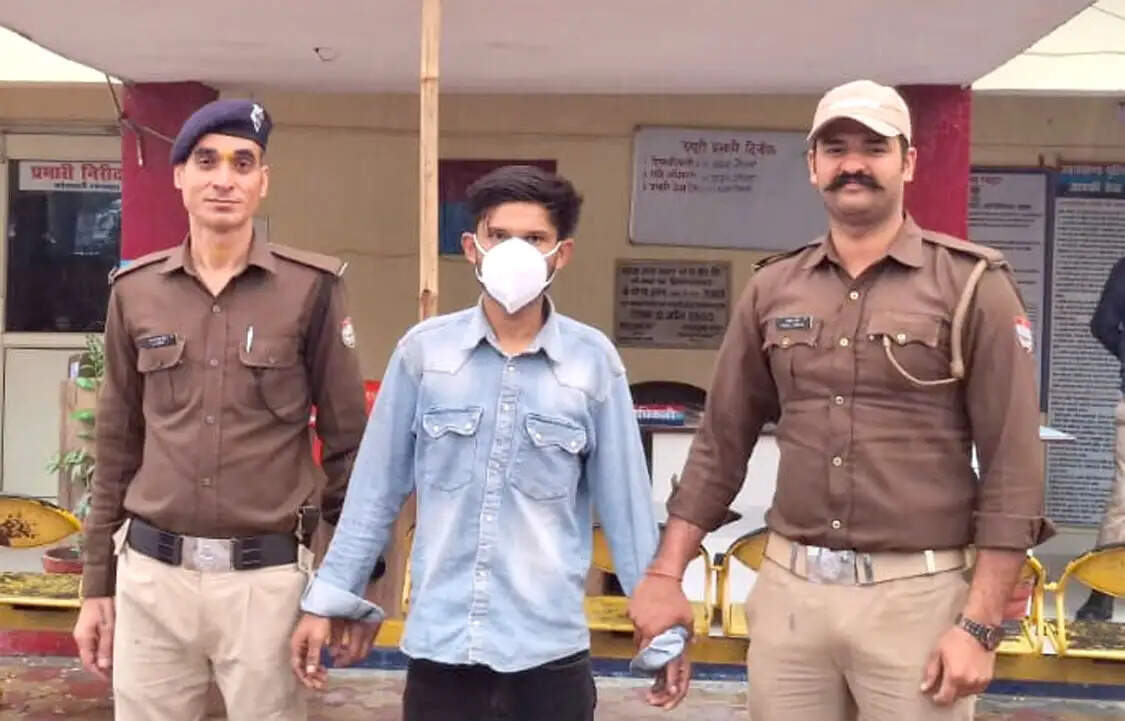 तमंचे के साथ वांछित आरोपित गिरफ्तार, हत्या के प्रयास मामले में था फरार