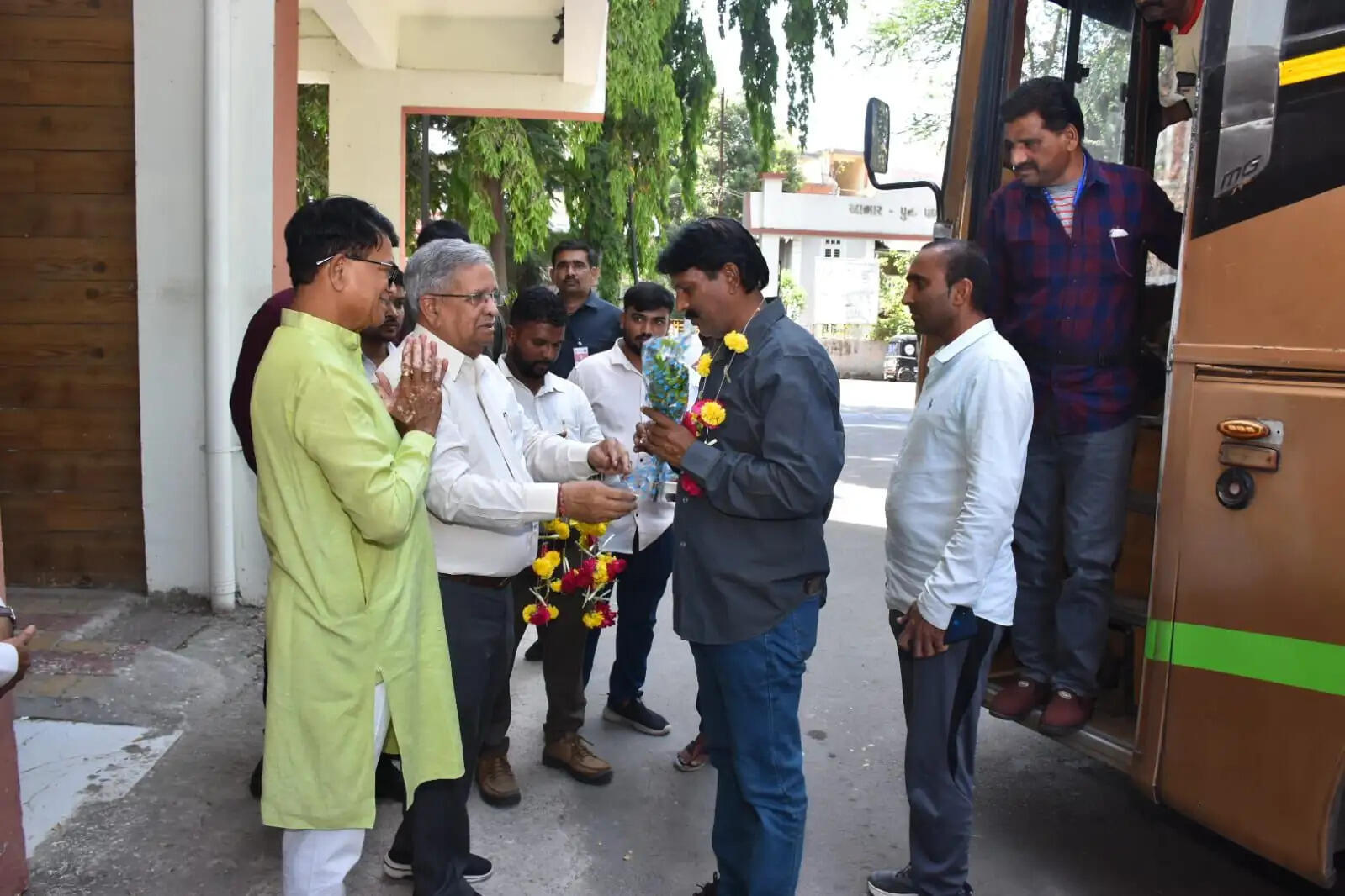 ईरान में फंसे वलसाड-नवसारी के 72 मछुआरे सकुशल वतन लौटे