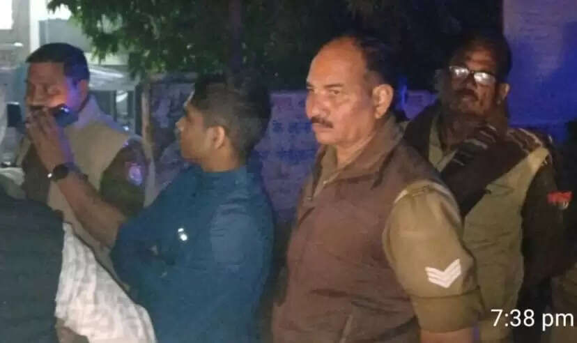 गैस टैंकर की टक्कर से बाइक सवार दो युवकों की मौत