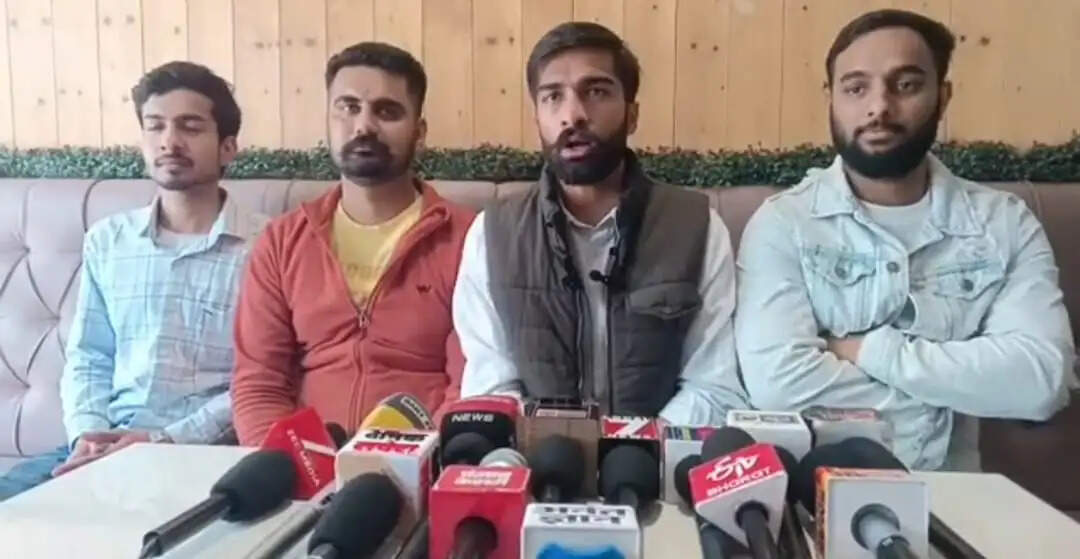 युवा कांग्रेस के समर्थन में उतरी एनएसयूआई, दिल्ली पुलिस की कार्यप्रणाली पर उठाए सवाल