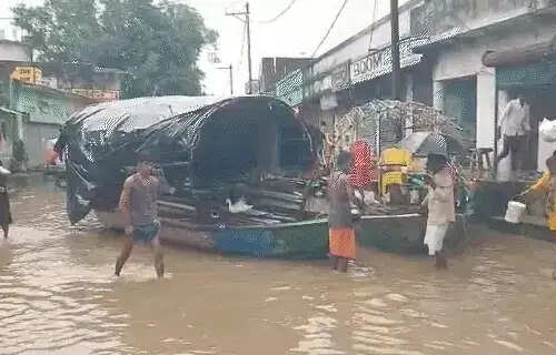 मध्य प्रदेश में बारिश से बाढ़ जैसे हालात, चित्रकूट में गोरगी बांध टूटा, सांसद ने रेस्क्यू के लिए मांगा हेलिकॉप्टर