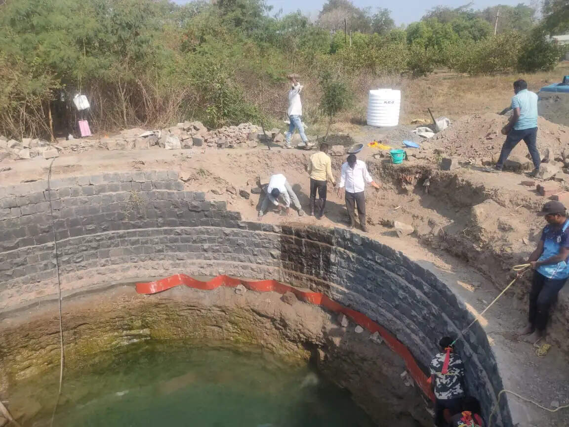 खुले कुएं न पाटे, सुरक्षित जल स्त्रोत हेतू बचाएं - डॉ प्रशांत