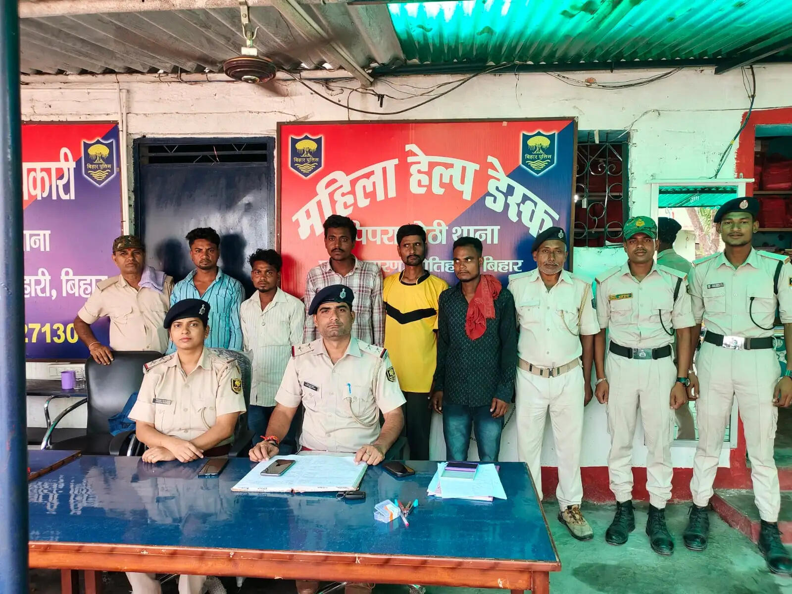 हत्या के प्रयास के आरोपी समेत 8 गिरफ्तार, भेजे गये जेल