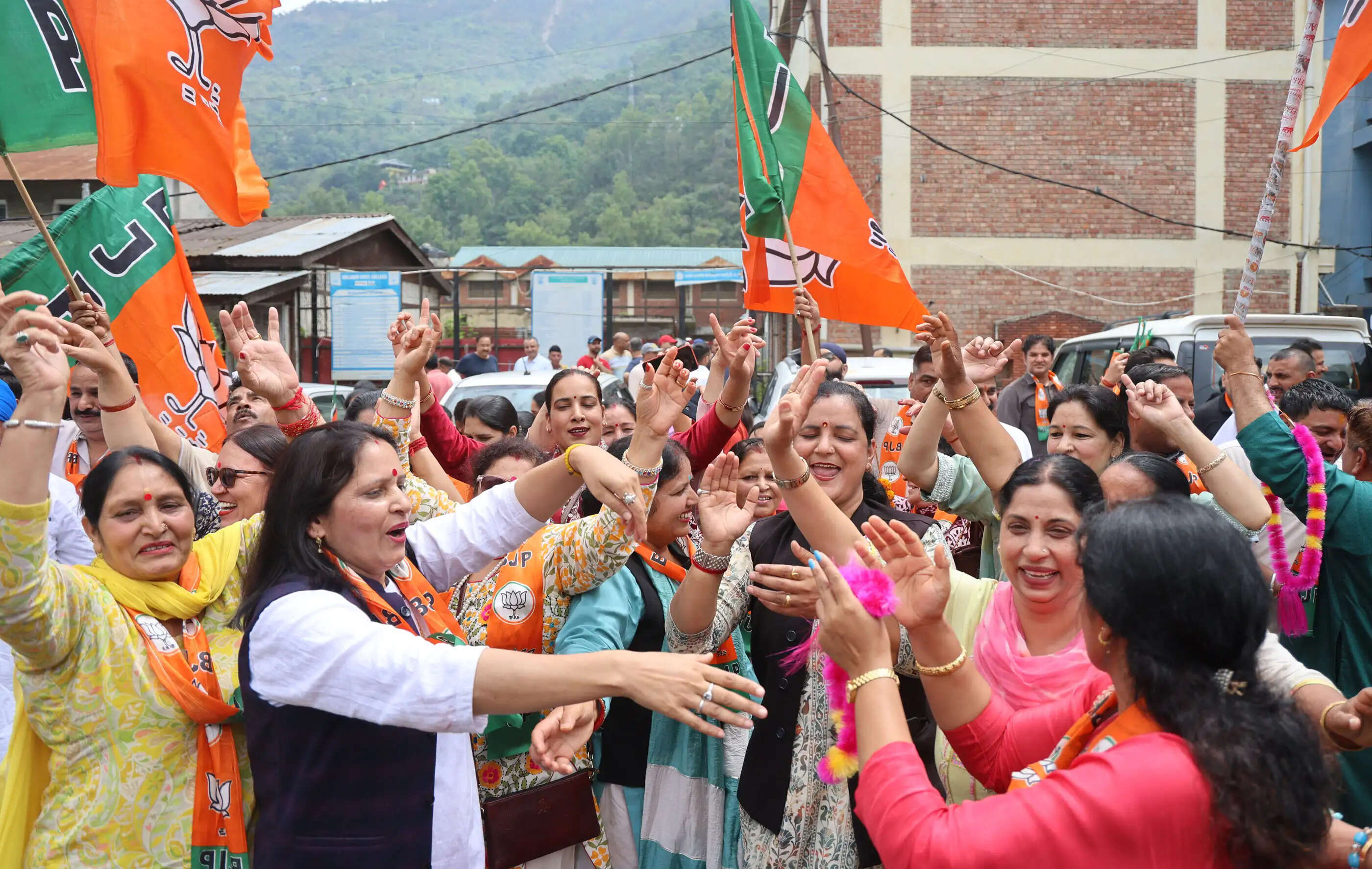 मंडी में चला जय राम का जादू, कौल सिंह ठाकुर के शहर में मुख्यमंत्री का प्रचार और विक्रमादित्य की मेहनत गई बेकार