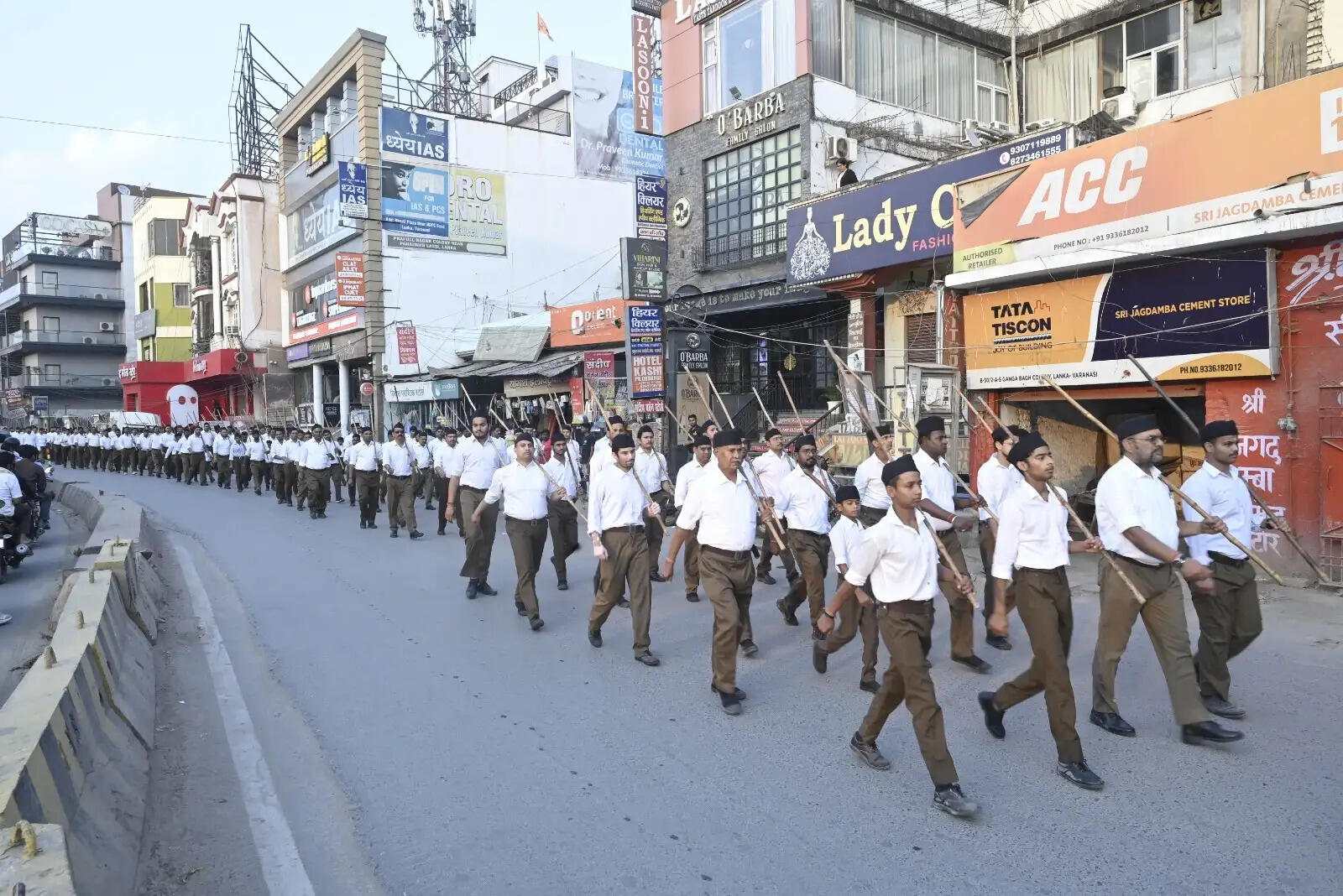सनातनी नववर्ष और आरएसएस के शताब्दी वर्ष में वाराणसी में चहुंओर पथ संचलन