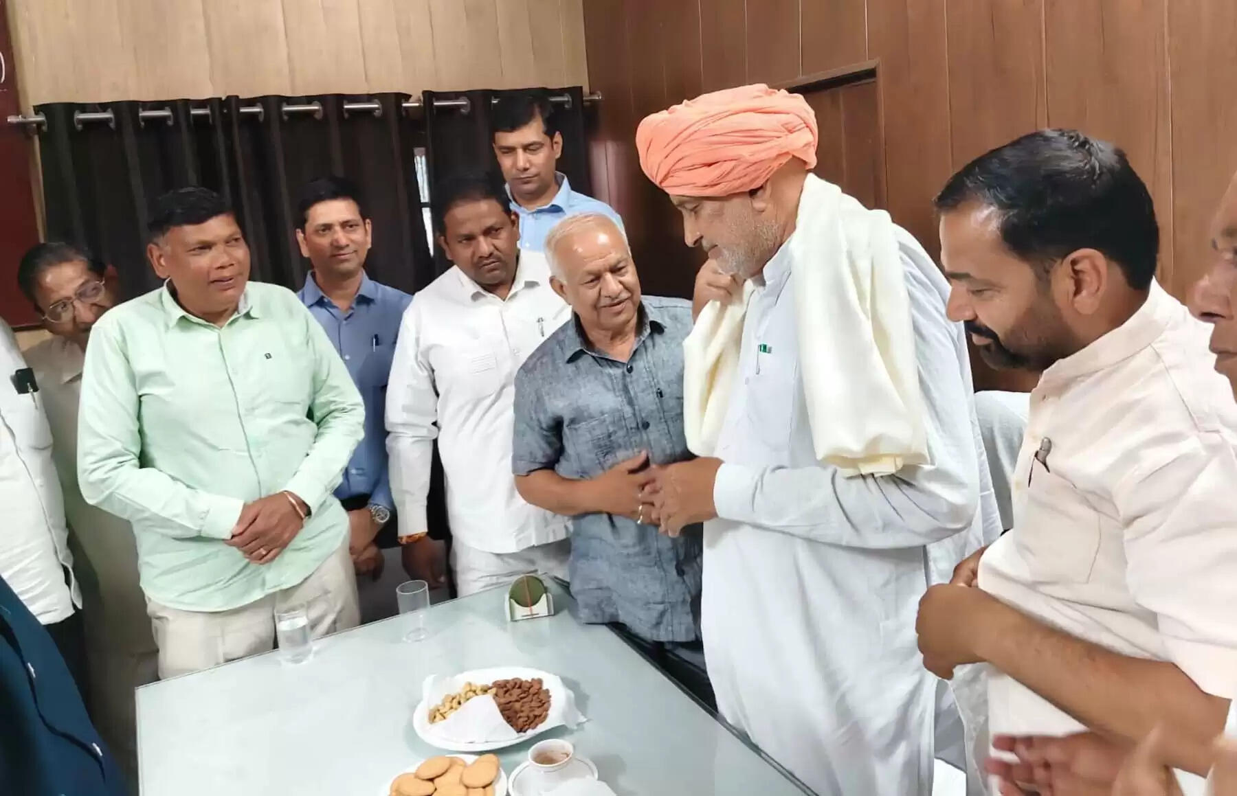 कृषि मंत्री श्याम सिंह राणा ने फर्रुखनगर व सोहना अनाज मंडी का किया दौरा