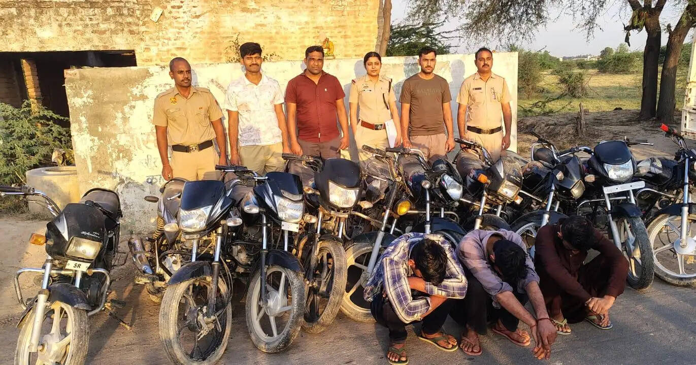 सिरसा: अंतरराज्यीय बाइक चोर गिरोह का पर्दाफाश, तीन आरोपी गिरफ्तार