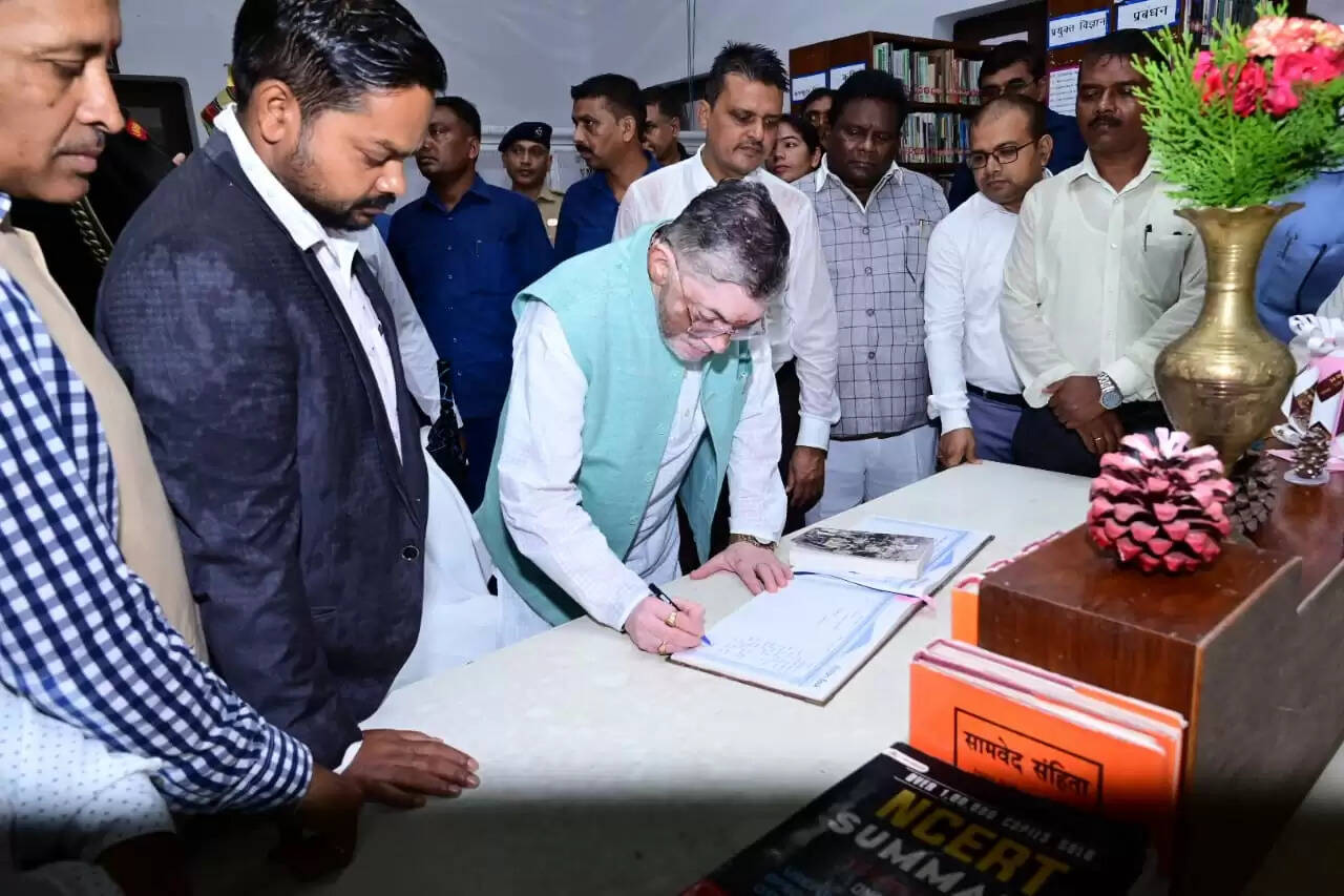 राज्यपाल ने नेतरहाट आवासीय विद्यालय का किया निरीक्षण