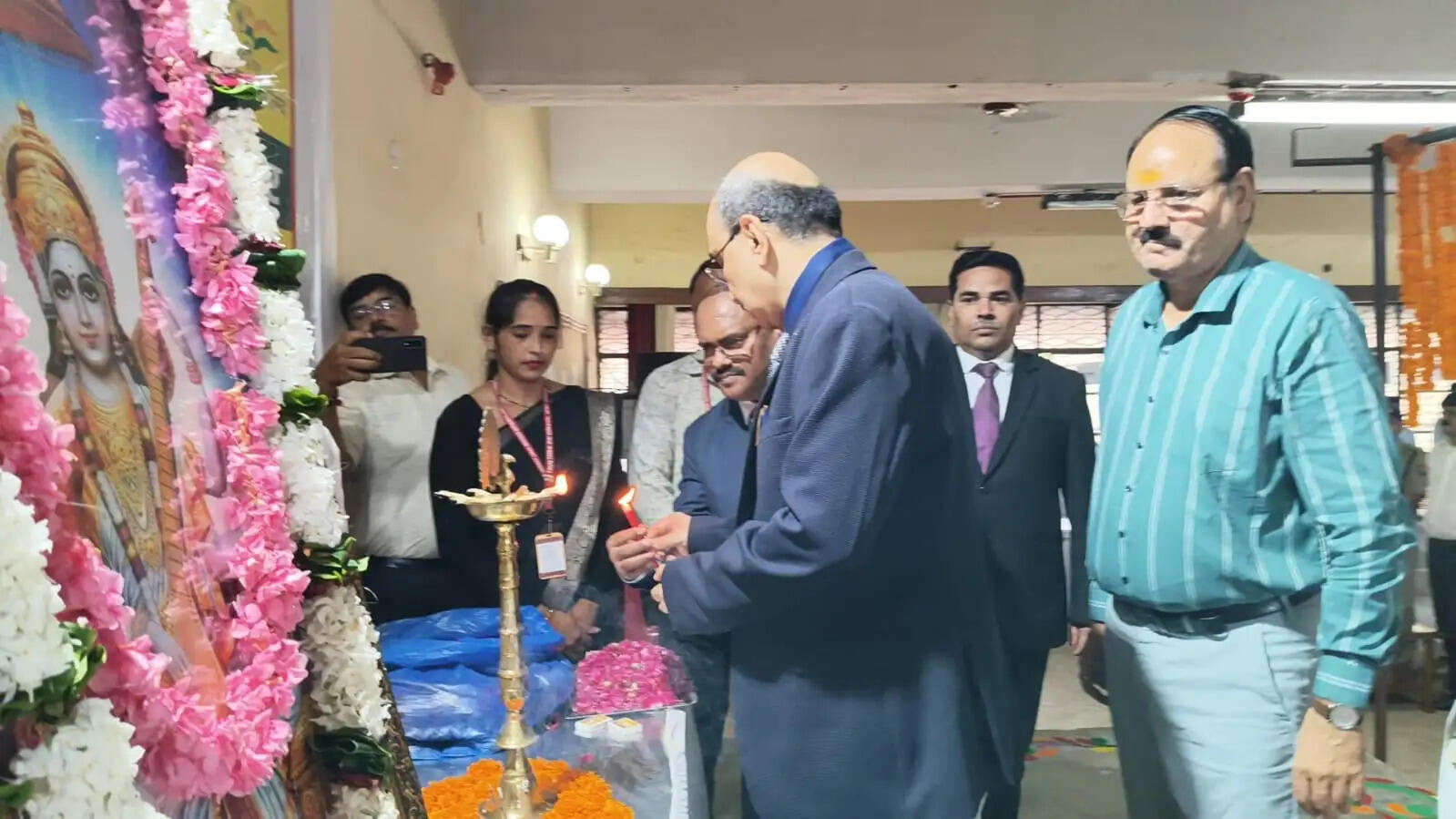 न्यायालय का कार्य परिवारों को जोड़ना, तोड़ना नहीं : संजीव शुक्ला