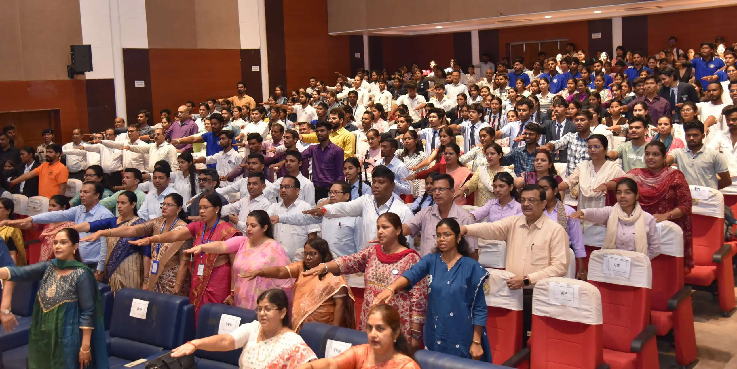 नशे से दूर रहकर युवा अपनी ऊर्जा राष्ट्र निर्माण में लगाएं : राज्यपाल डेका