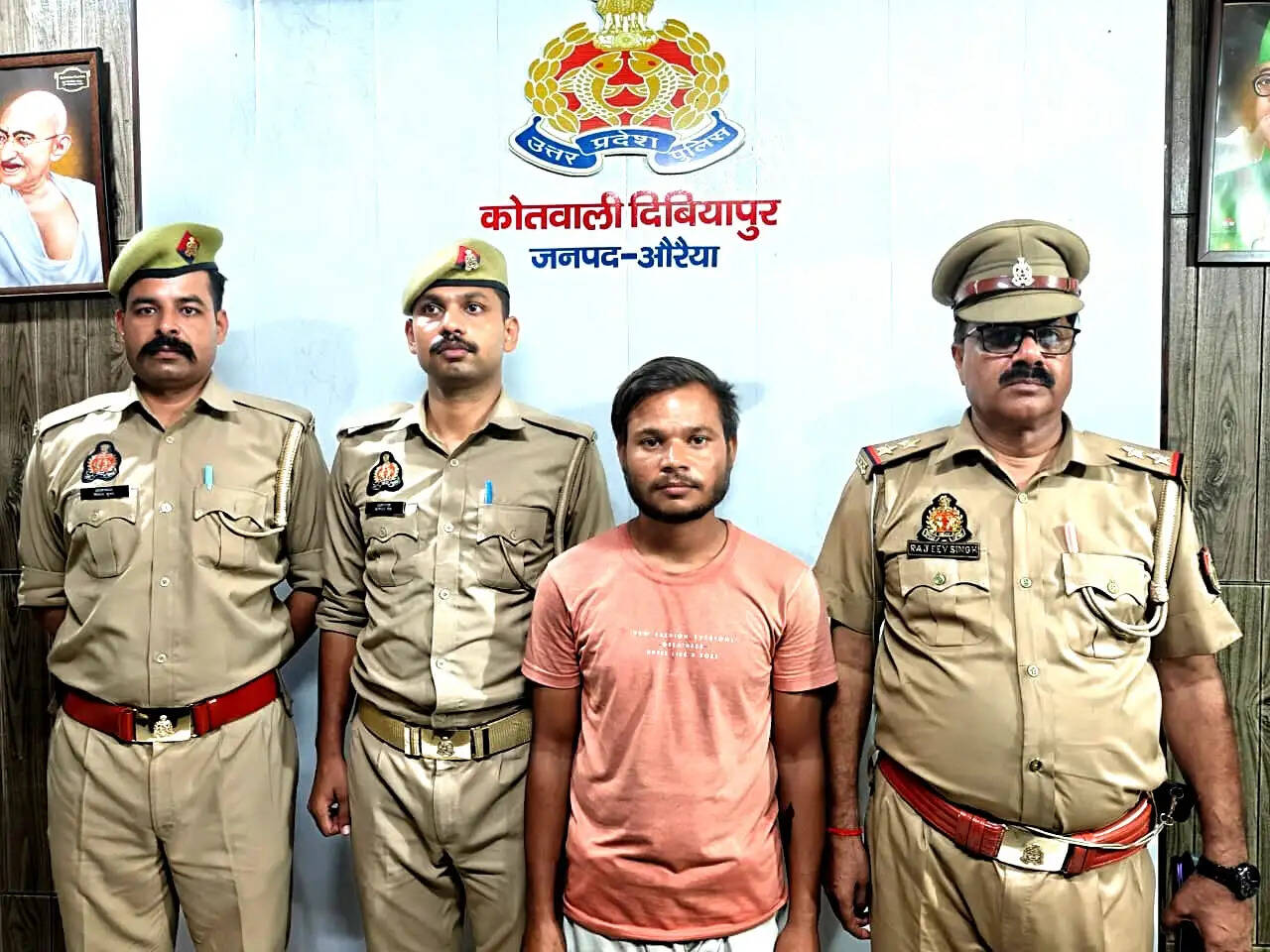गैंगस्टर एक्ट में वांछित 50 हजार का इनामी रोहित गिहार कानपुर से गिरफ्तार