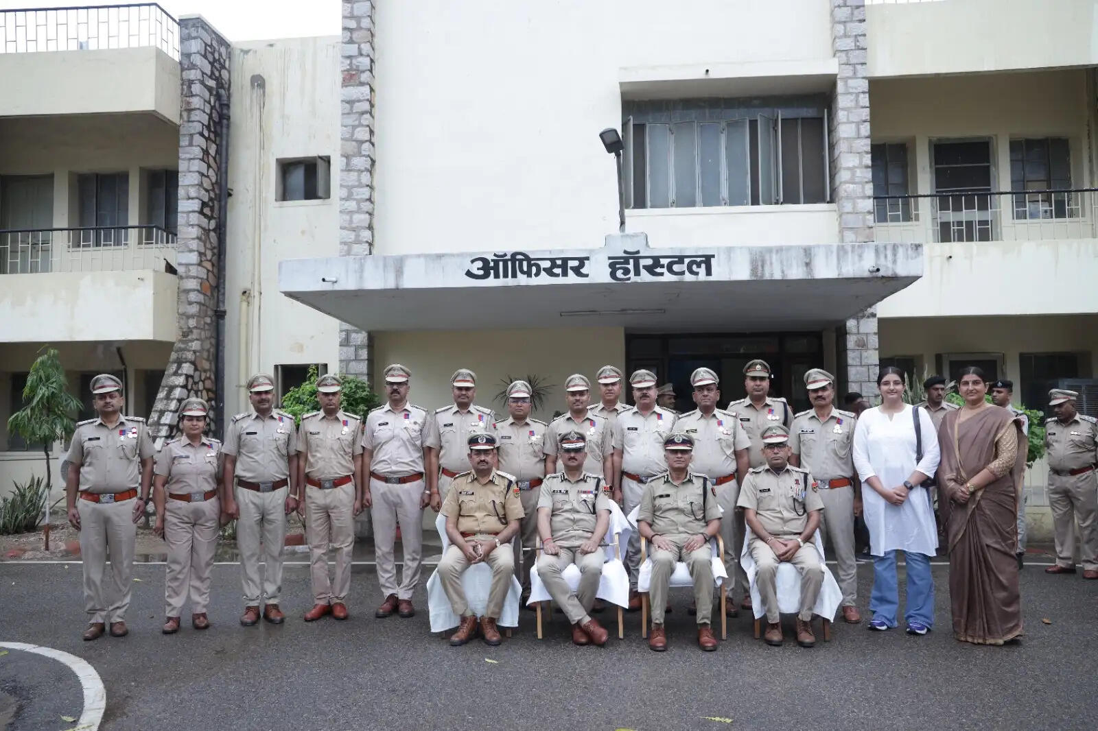 पुलिस दूरसंचार विभाग का अलंकरण समारोह: अधिकारियों और जवानों को उत्कृष्ट सेवाओं के लिए मिले पदक