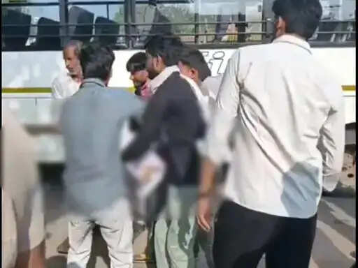 फरीदाबाद : सडक़ पार करते समय बस की चपेट में आकर व्यक्ति की मौत