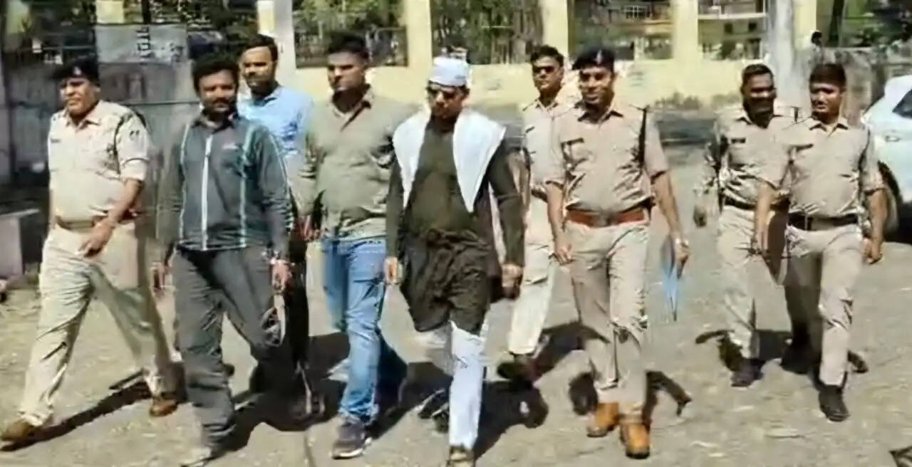 15 साल बाद पुलिस के शिकंजे में आया इनामी हत्यारोपी, जयपुर में ‘मदन’ बनकर छिपा था आरोपी