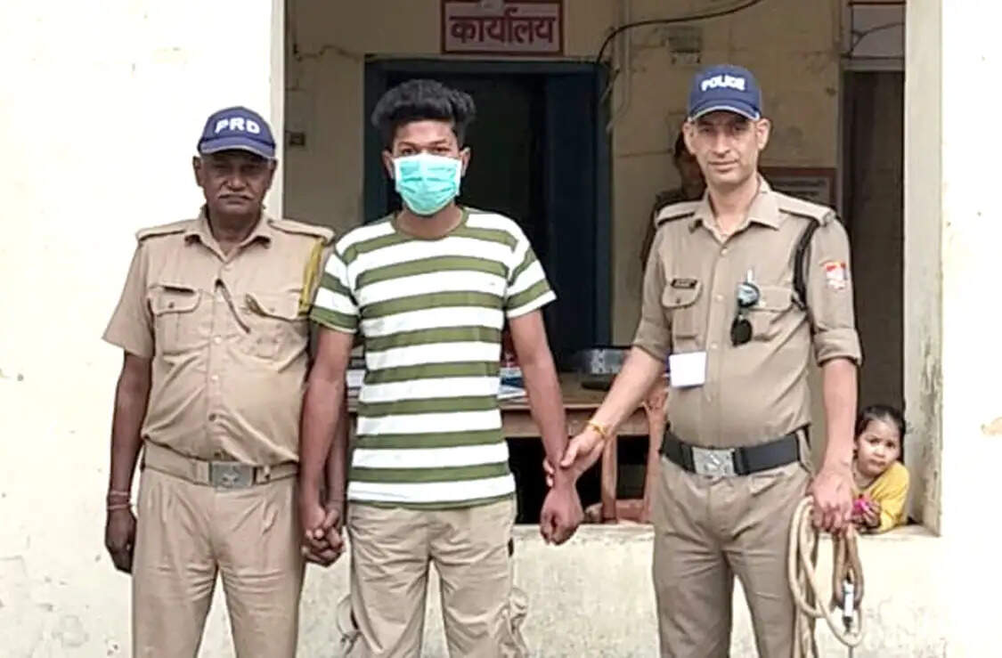 पिल्ला गैंग पर पुलिस का शिकंजा, एक गिरफ्तार, दो नाबालिग संरक्षण में
