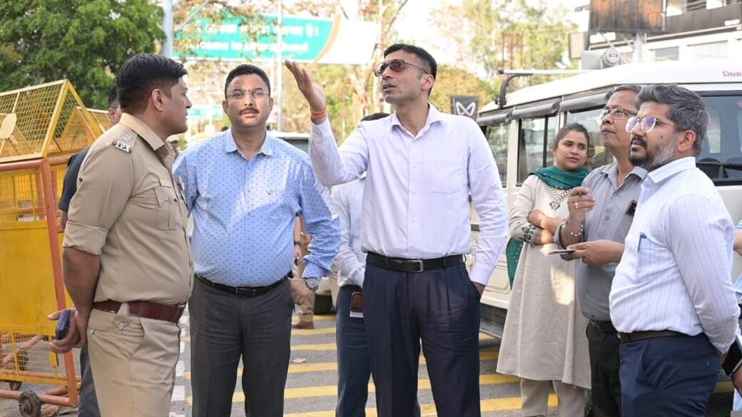 प्रधानमंत्री के दौरे को लेकर तैयारियां तेज, डीएम ने किया रूट और कार्यक्रम स्थल का निरीक्षण
