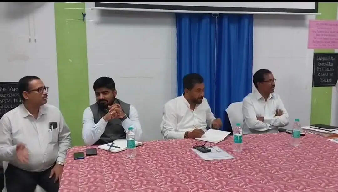विधायक बनने के बाद पहली बार जिला अस्पताल पहुंचे शंकर घोष