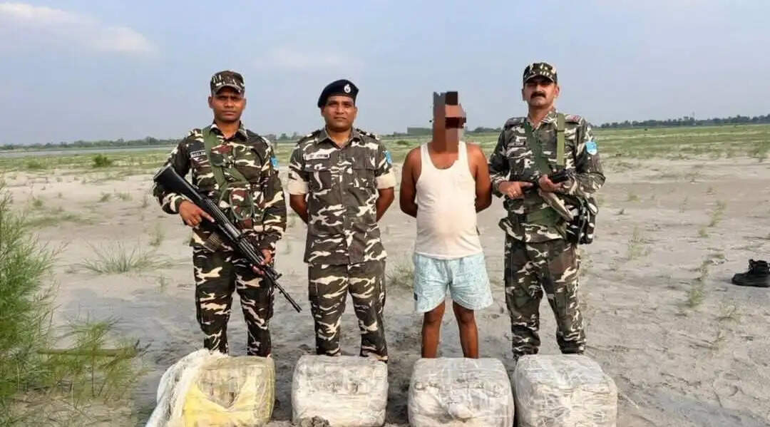 एसएसबी ने 80 किलों ग्राम गांजा  के साथ एक तस्कर को किया गिरफ्तार