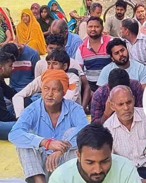 कृषि भूमि के अधिग्रहण के विरोध में किसान नेताओं ने की बैठक