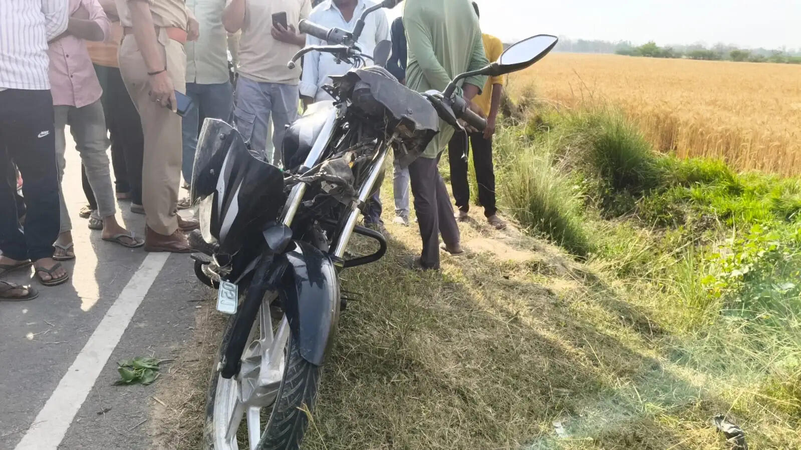 सड़क दुर्घटना में युवक की दर्दनाक मौत