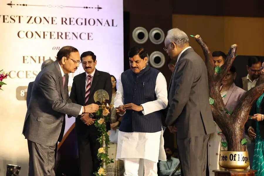 न्याय व्यवस्था से जुड़े अधिकारियों को पीड़ित के अनुरूप संवाद करना चाहिए : न्यायाधीश सूर्यकांत