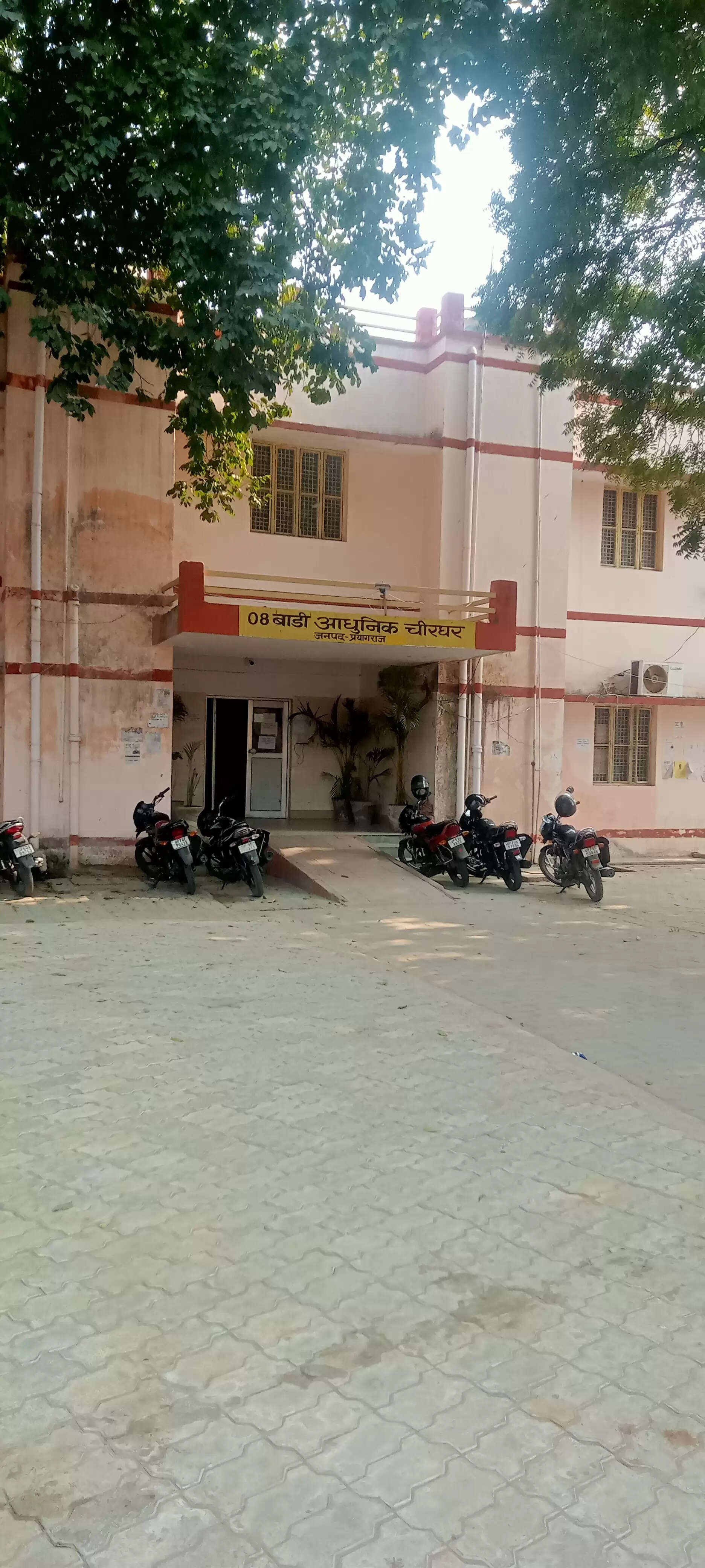 प्रयागराज : माघ मेला क्षेत्र में लगी आग, मुजफ्फरनगर डीएम के रिश्तेदार की झुलसकर मौत