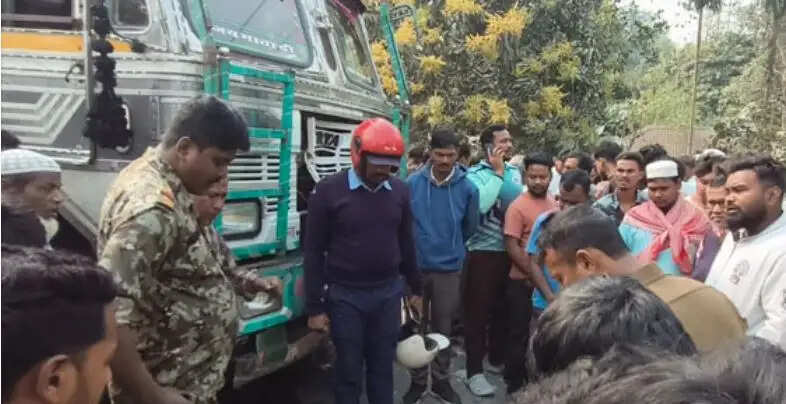 ट्रक-बाइक की टक्कर में एक की मौत, एक घायल