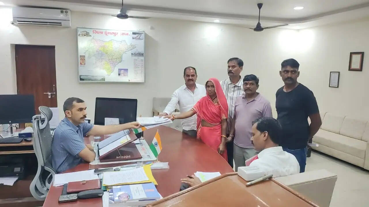 जिला परिषद की 37 सीटों के लिए 173 अभ्यर्थियों ने भरे 177 नामांकन, भाजपा-कांग्रेस-बीएपी के दिग्गज मैदान में होने से त्रिकोणीय मुकाबले के आसार