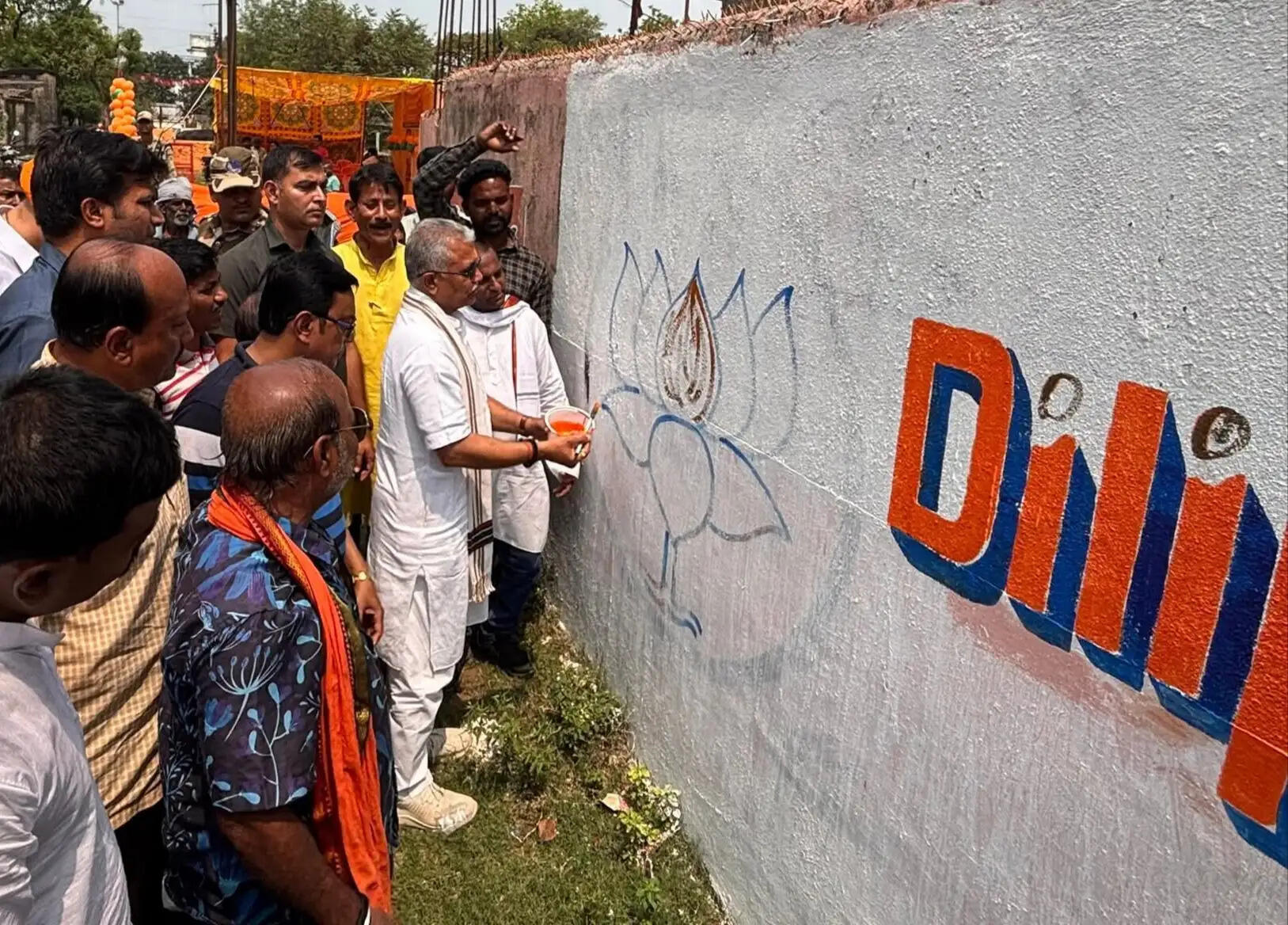 विस चुनाव 2026 : खड़गपुर में दिलीप घोष का जोरदार प्रचार अभियान