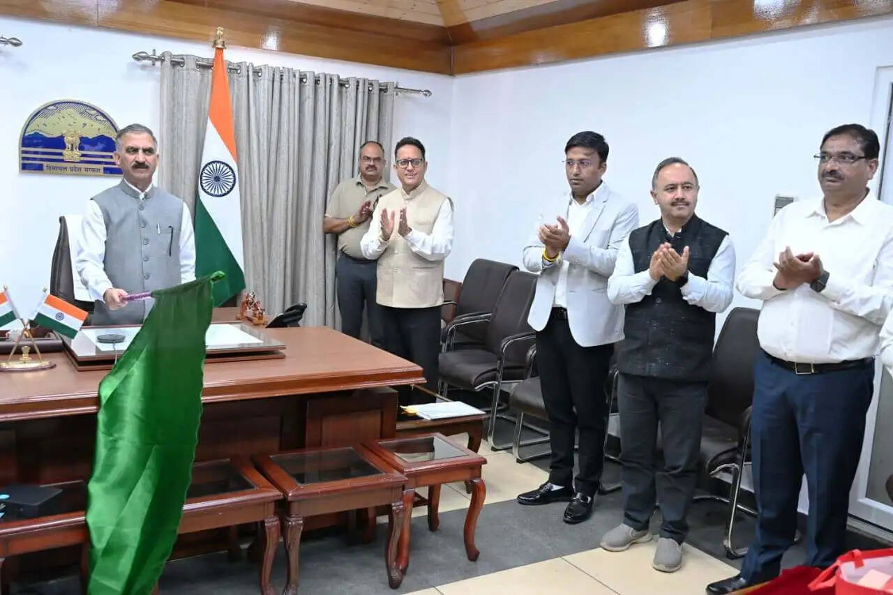 मुख्यमंत्री ने वर्चुअल माध्यम से मंडी जिले के लिए 25 नई इलेक्ट्रिक बस सेवाओं का किया शुभारंभ