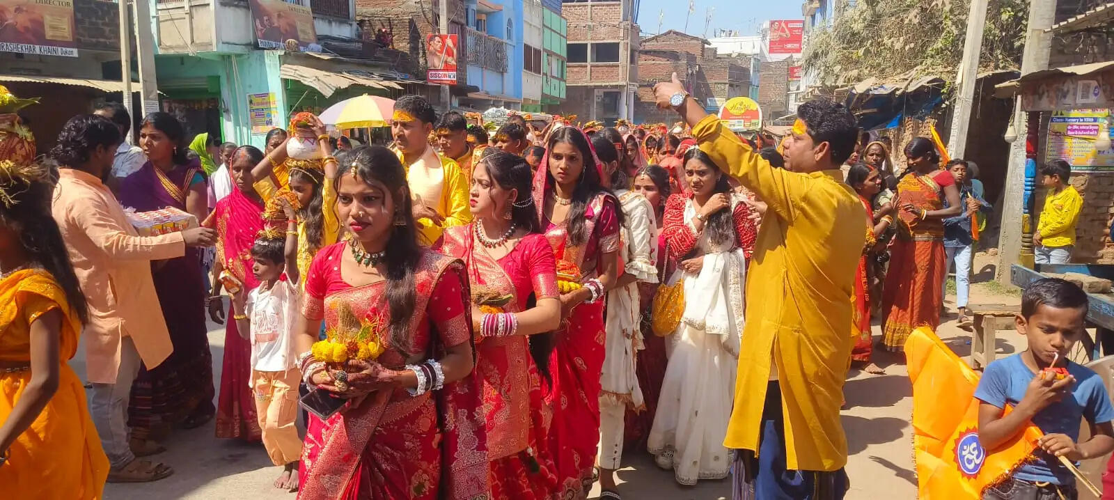 शिव परिवार प्राण प्रतिष्ठा को लेकर तीन दिवसीय यज्ञ का हुआ शुभारंभ