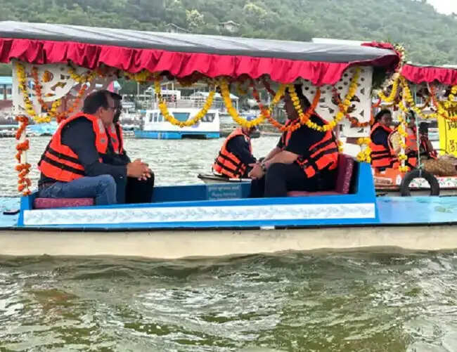 ब्रिक्स डेलीगेट्स ने किया भोपाल के पर्यटन स्थलों का भ्रमण, प्राकृतिक सौंदर्य ने मोहा मन