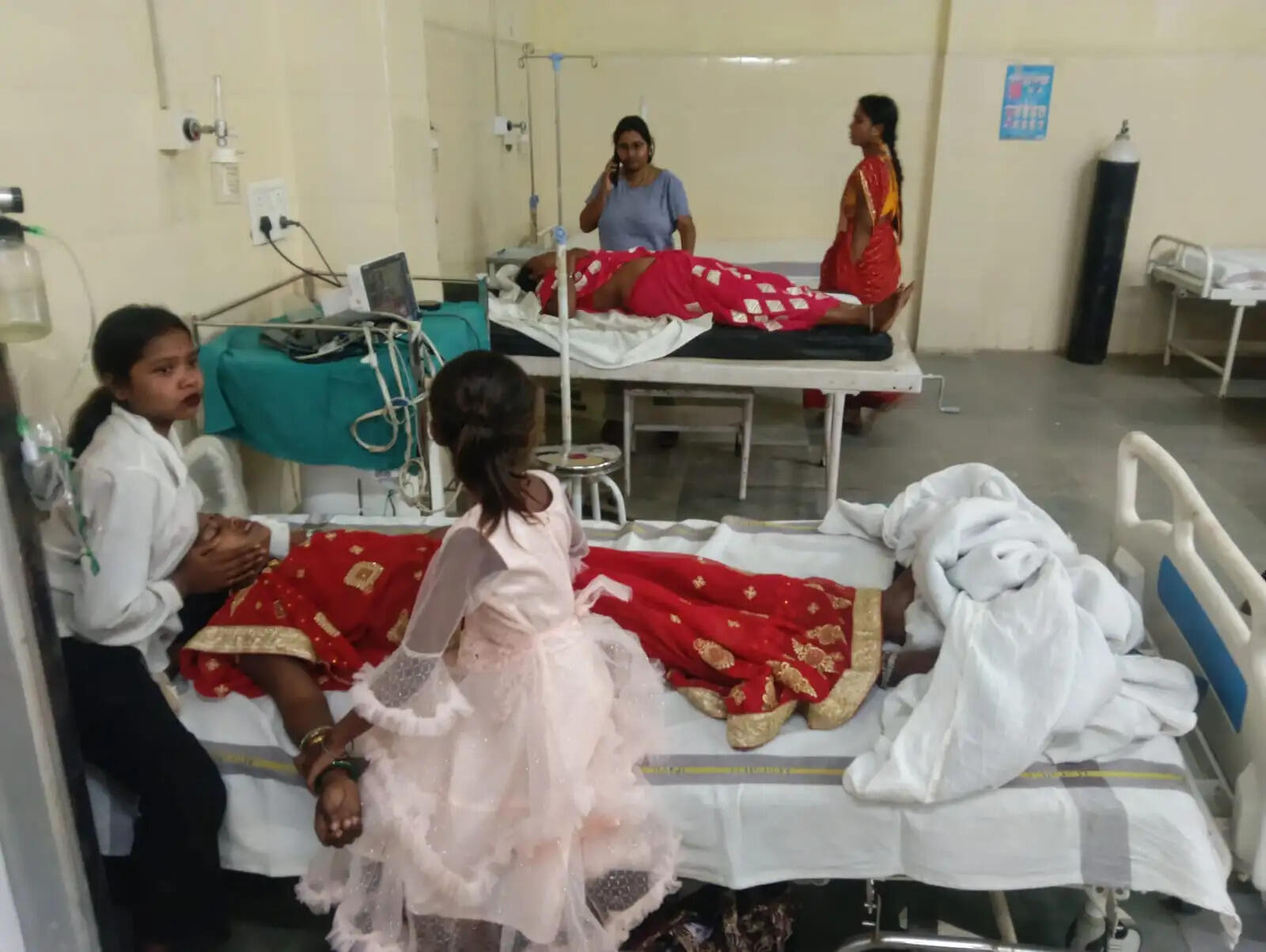 अनूपपुर: डंपर से टकराया माल वाहक वाहन, 12 घायल