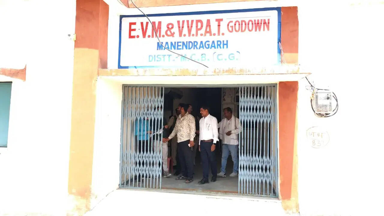 एमसीबी : ईवीएम-वीवीपैट का त्रैमासिक निरीक्षण पूरा, राजनीतिक दलों की मौजूदगी में परखी गई पारदर्शिता