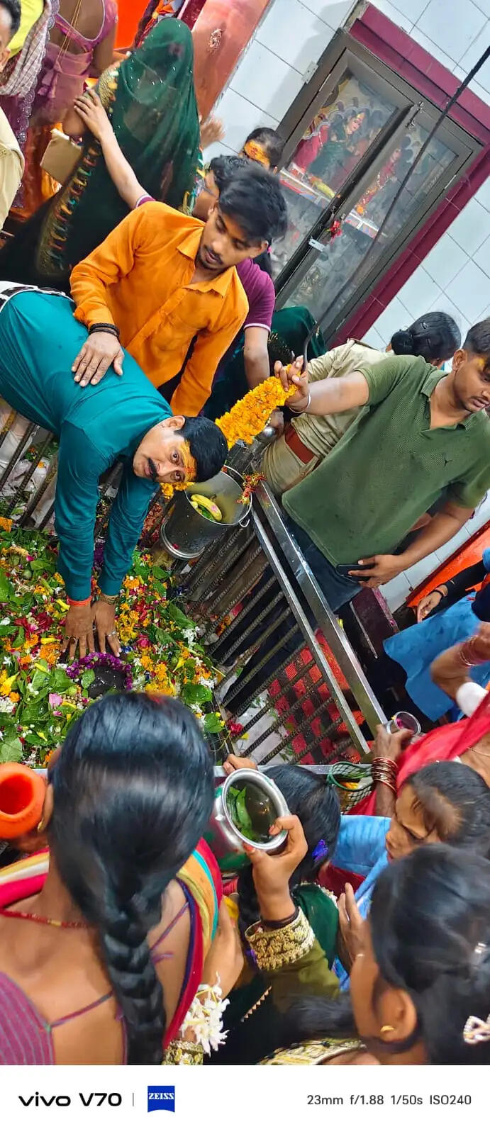 सावन सोमवार और नागपंचमी पर त्रिलोचन महादेव मंदिर, और गौरी शंकर धाम में उमड़ा आस्था का सैलाब