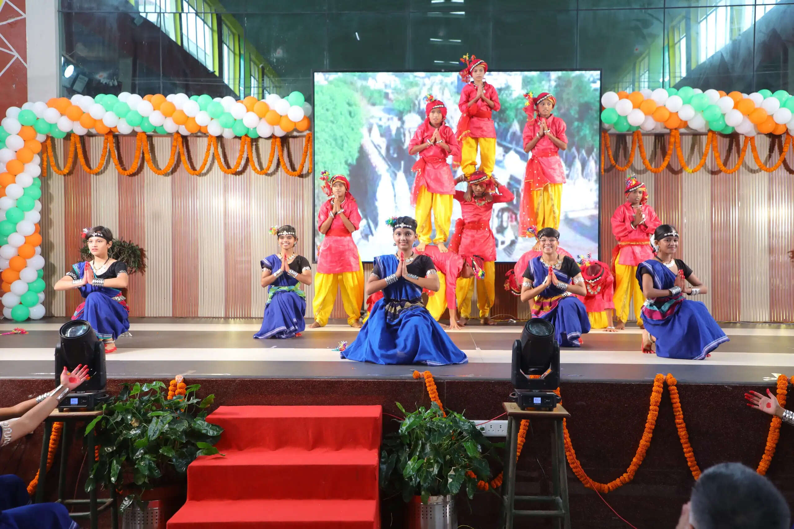 अम्बिकापुर : सैनिक स्कूल के 18वें स्थापना दिवस पर गूंजा राष्ट्रसेवा का संकल्प, कैडेट्स के नवाचार और प्रतिभा ने मोहा मन